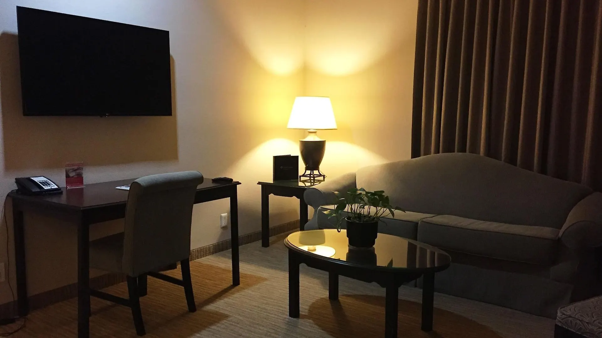 Coast Burbank Hotel