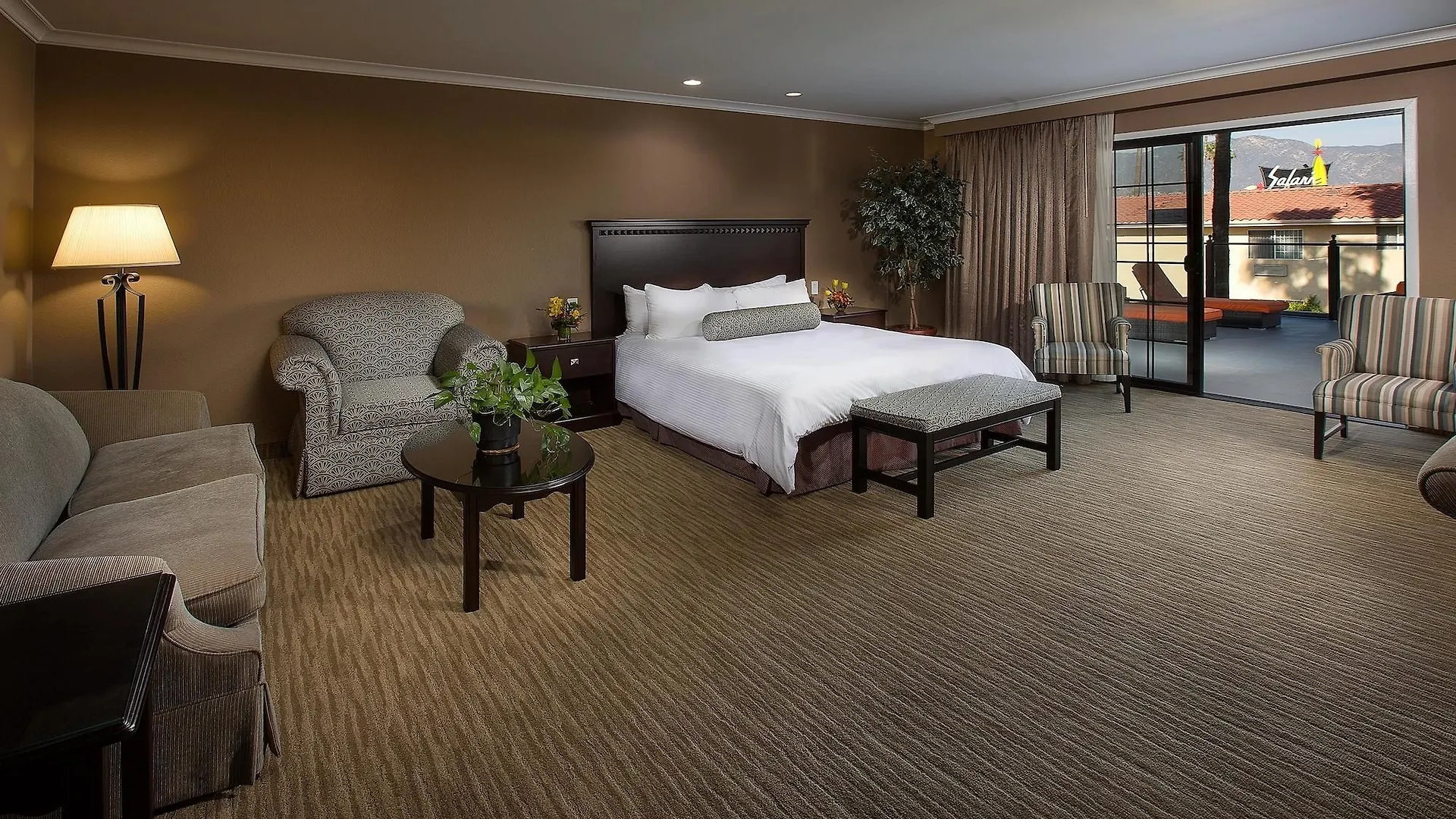 ***  Coast Burbank Hotel United States
