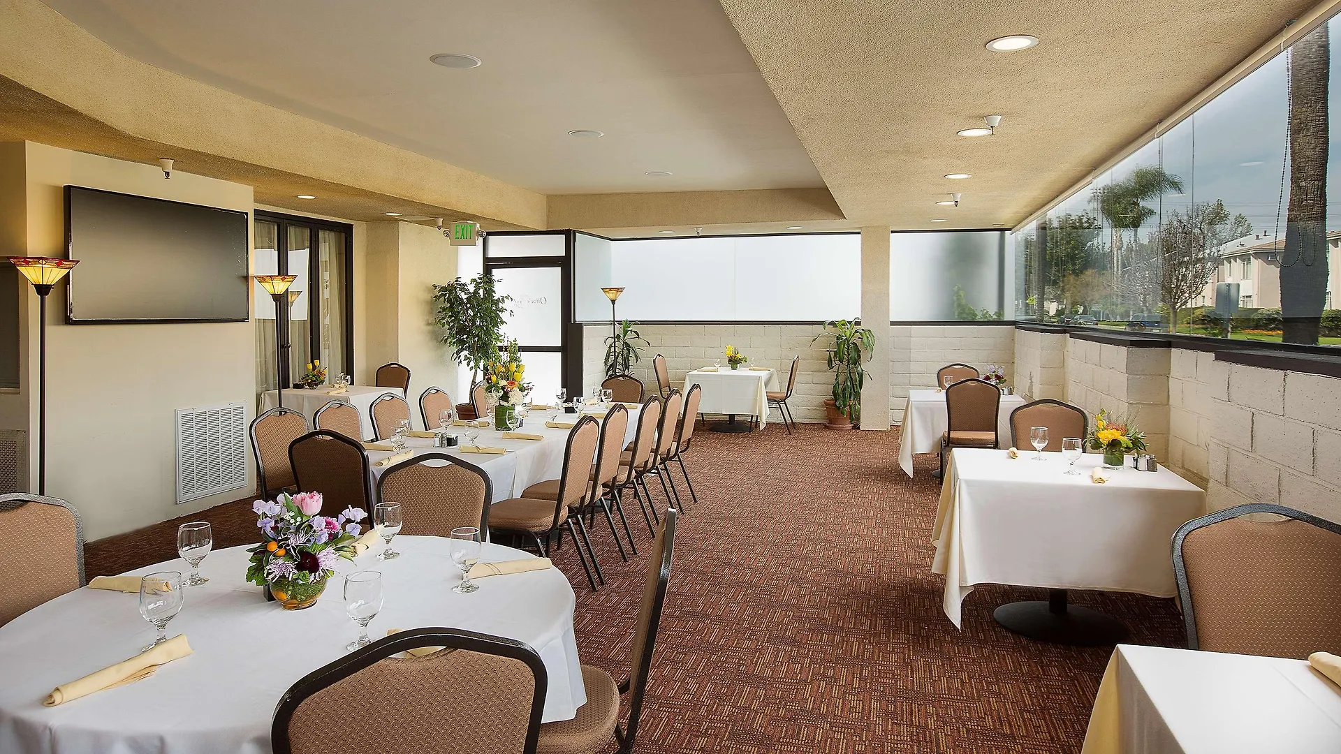 Coast Burbank Hotel